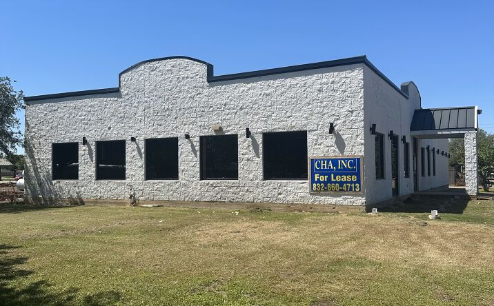 Pictures of Retail, Office, Restaurant property located at 470 This Way, Lake Jackson, TX 77566 for lease - image #1