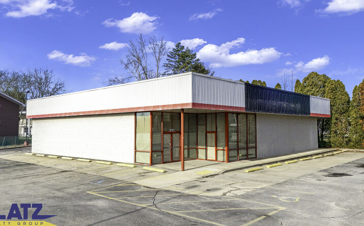 Pictures of Retail property located at 2727 Parkman Rd NW, Warren, OH 44485 for lease - image #1