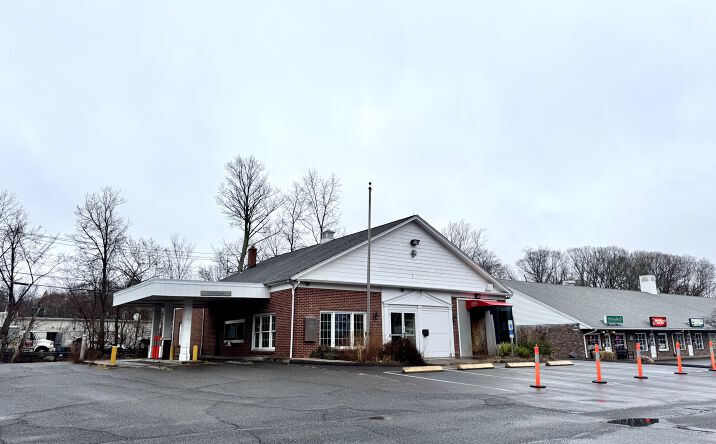 Pictures of Retail, Office, Restaurant property located at 5 Huntington St, Shelton, CT 06484 for lease - image #1