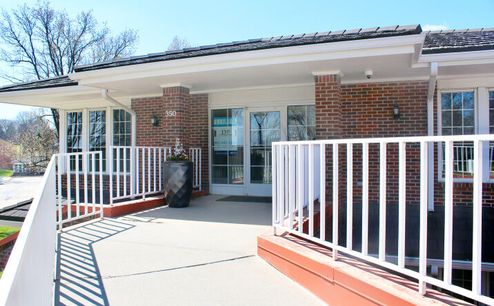 Pictures of Office property located at 9802 Nicholas St, Omaha, NE 68114 for lease - image #1