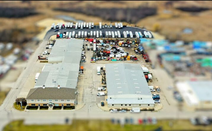 Pictures of Industrial property located at 29870-29900 Skokie Hwy, Lake Bluff, IL 60044 for lease - image #1