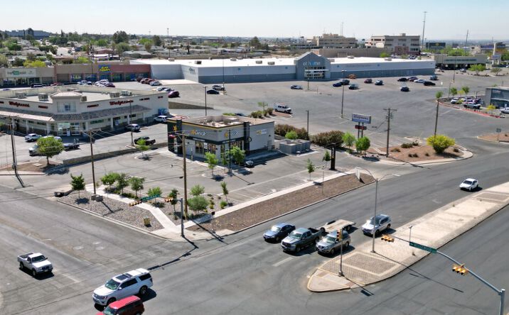 Pictures of Retail property located at 1220 Wedgewood Dr, El Paso, TX 79925 for lease - image #1