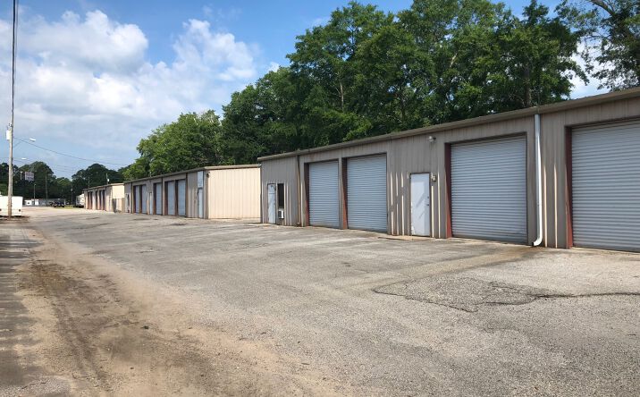 Pictures of Industrial property located at 206 Saraland Blvd S, Saraland, AL 36571 for lease - image #1