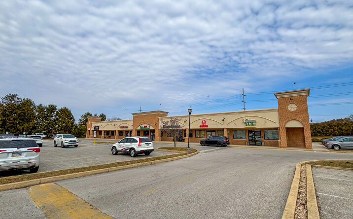 Pictures of Retail property located at 496 Eisenhower Dr, Hanover, PA 17331 for lease - image #1