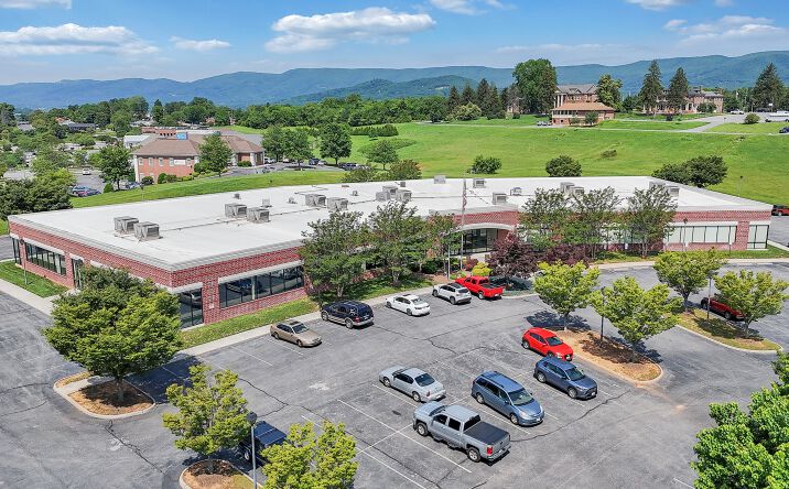 Pictures of Office property located at 1051 Texas St, Salem, VA 24153 for lease - image #1