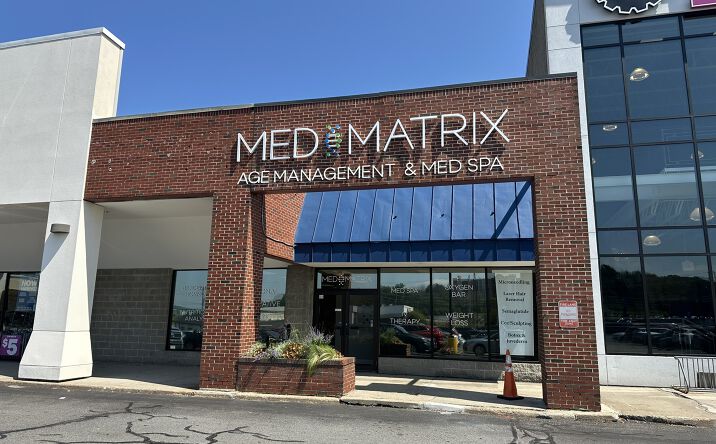 Pictures of Retail property located at 198 Maine Mall Rd, South Portland, ME 04106 for lease - image #1