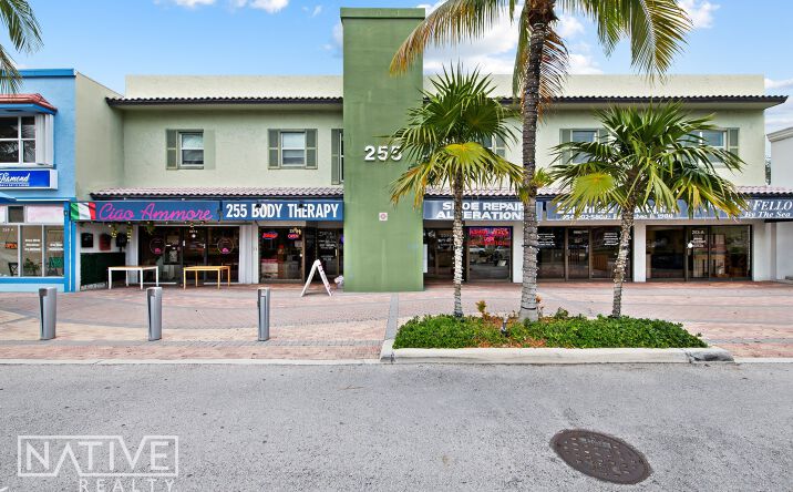 Pictures of Retail, Office property located at 255 Commercial Blvd, Lauderdale-By-The-Sea, FL 33308 for lease - image #1