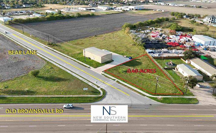 Pictures of Retail, Office, Industrial property located at 4806 Bear Ln, Corpus Christi, TX 78405 for lease - image #1