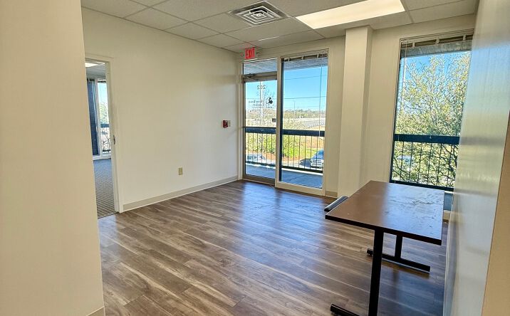 Pictures of Office property located at 7501 Memorial Pkwy SW, Huntsville, AL 35802 for lease - image #1