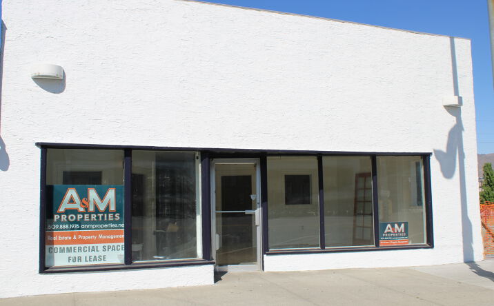 Pictures of Retail, Office property located at 858 Valley Mall Pkwy, East Wenatchee, WA 98802 for lease - image #1