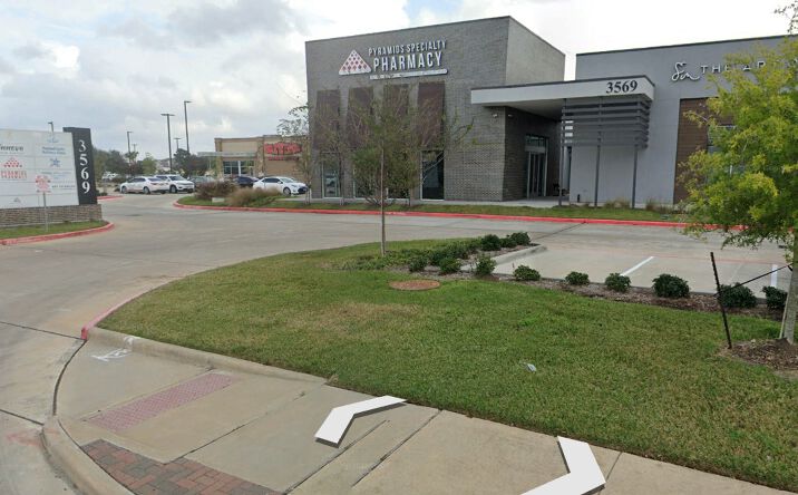 Pictures of Office property located at 3569 Business Center Dr, Pearland, TX 77584 for lease - image #1