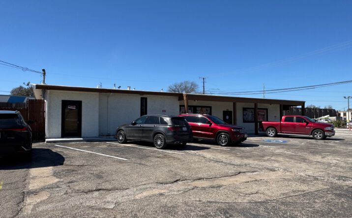 Pictures of Retail, Office property located at 2001 S Glenbrook Dr, Garland, TX 75041 for lease - image \#1