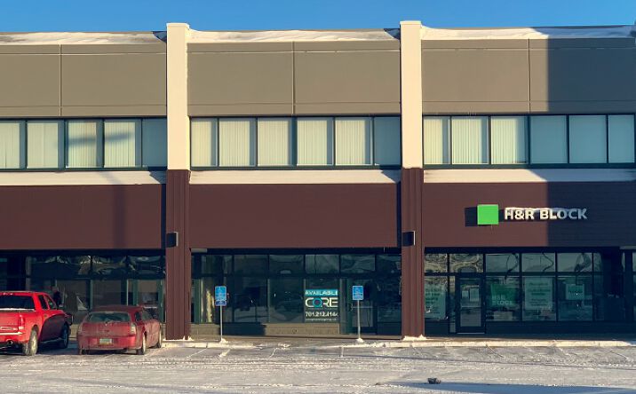 Pictures of Retail, Office, Restaurant property located at 800 Holiday Dr, Moorhead, MN 56560 for lease - image #1