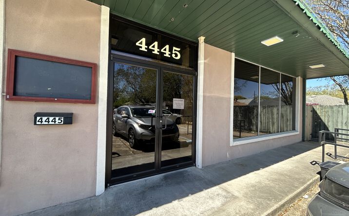 Pictures of Retail, Restaurant property located at 4445 W Metairie Ave, Metairie, LA 70001 for lease - image #1