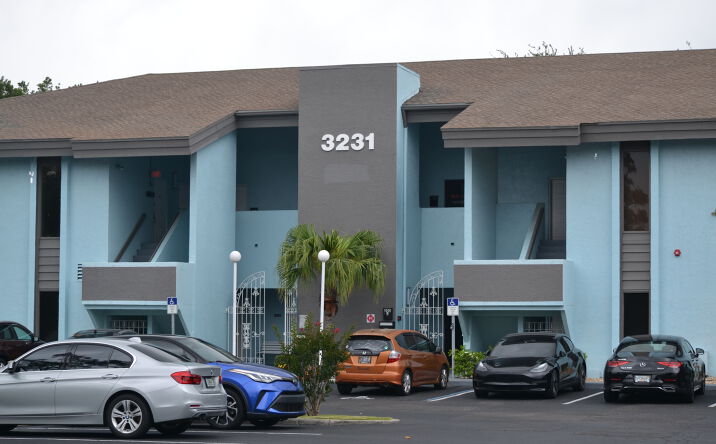 Pictures of Office property located at 3231 Gulf Gate Dr, Sarasota, FL 34231 for lease - image #1