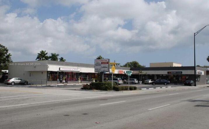 Pictures of Retail property located at 515 W Oakland Park Blvd, Oakland Park, FL 33311 for lease - image #1