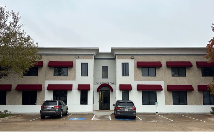 Pictures of Office property located at 1050 Post & Paddock Rd, Grand Prairie, TX 75050 for lease - image #1