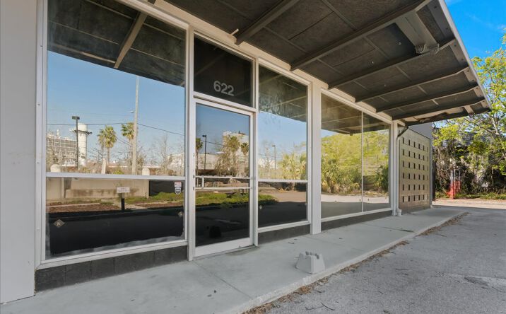 Pictures of Retail, Industrial, Restaurant property located at 622 SE 2nd St, Gainesville, FL 32601 for lease - image #1