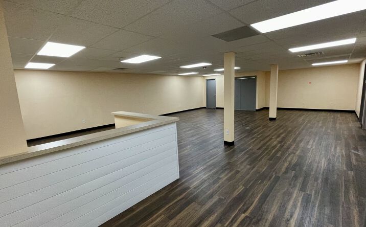 Pictures of Office property located at 8127 Merrillville Rd, Merrillville, IN 46410 for lease - image #1