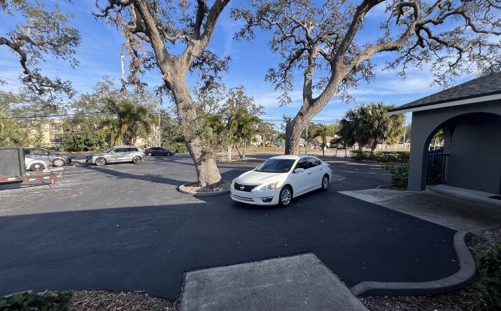 Pictures of Office property located at 11520 Oakhurst Rd, Largo, FL 33774 for lease - image #1