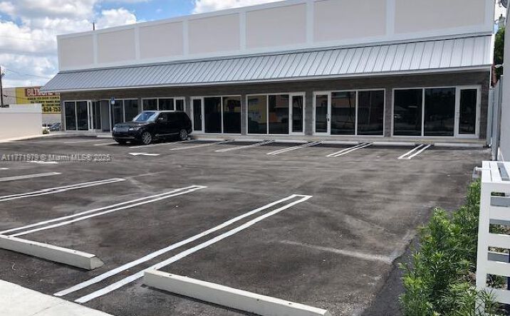 Pictures of Retail property located at 2201 NW 27th Ave # 2201, Miami, FL 33142 for lease - image #1