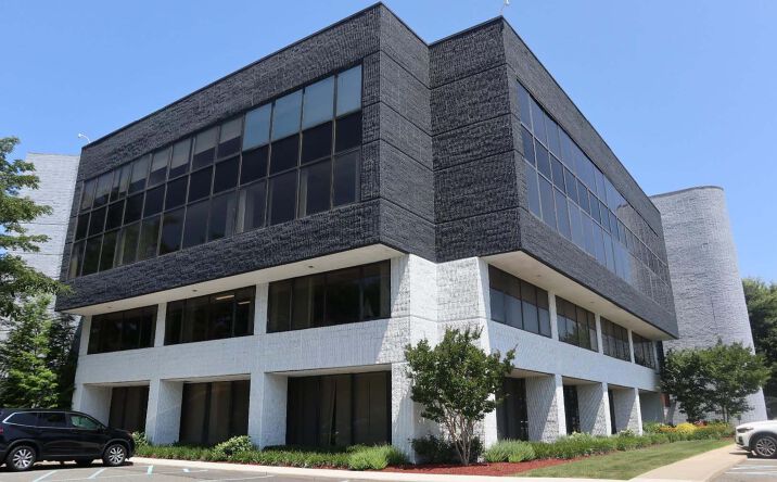 Pictures of Office property located at 20 Crossways Park Dr N, Woodbury, NY 11797 for lease - image #1