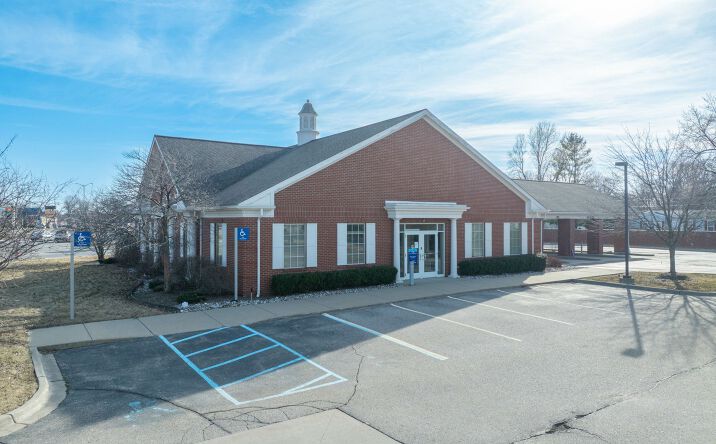 Pictures of Retail property located at 30379 Gratiot Ave, Roseville, MI 48066 for lease - image #1