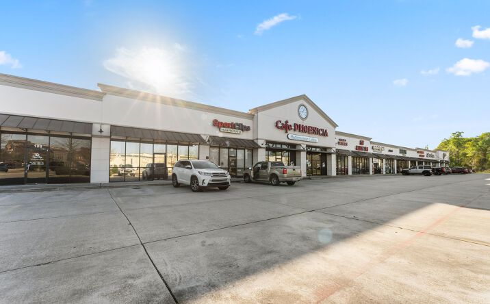 Pictures of Retail property located at 240 Range 12 Blvd, Denham Springs, LA 70726 for lease - image #1