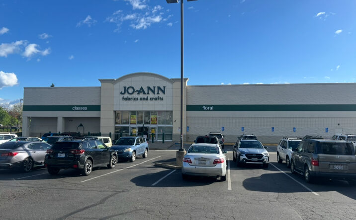 Pictures of Retail property located at 1175 Dana Dr, Redding, CA 96003 for lease - image #1