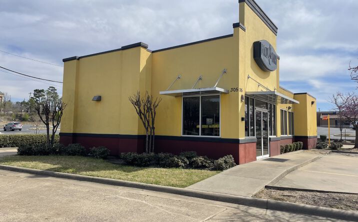 Pictures of Retail property located at 305 N Shackleford Rd, Little Rock, AR 72211 for lease - image #1