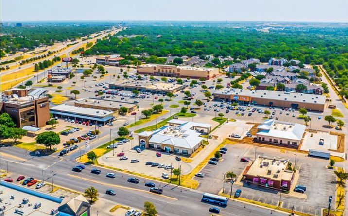 Pictures of Retail property located at 2327 Kell E Blvd, Wichita Falls, TX 76308 for lease - image #1