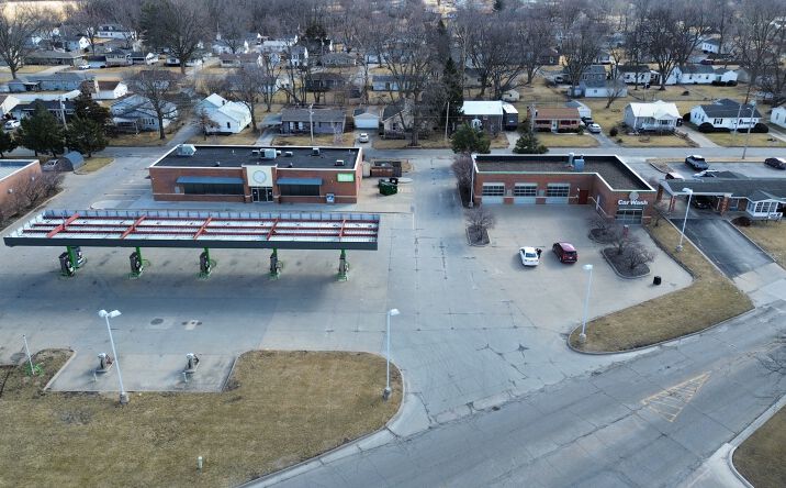 Pictures of Retail property located at 2508 N Court St, Ottumwa, IA 52501 for lease - image #1
