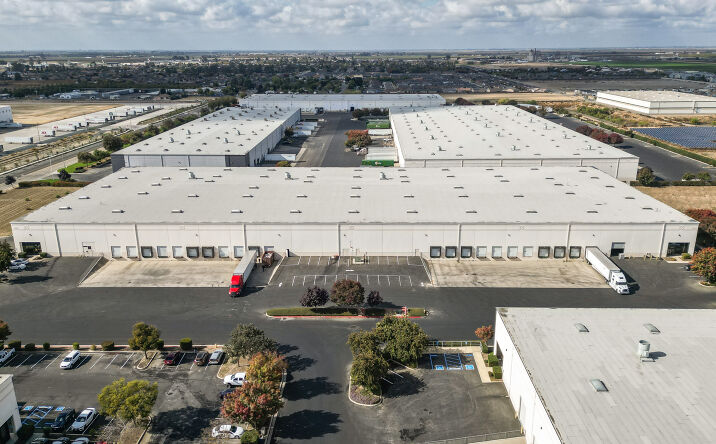 Pictures of Industrial property located at 2247 N Plaza Dr, Visalia, CA 93291 for lease - image #1