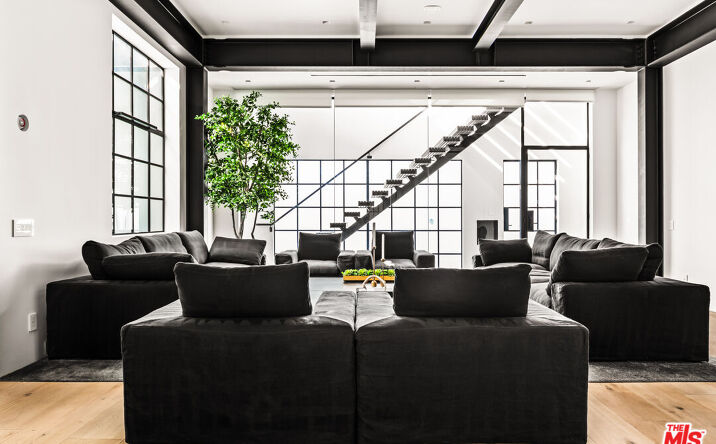 Pictures of Office property located at 1346 Abbot Kinney Blvd, Los Angeles, US 90291 for lease - image #1