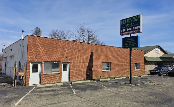Pictures of Retail, Industrial property located at 7720 Highland Rd, Waterford, MI 48327 for lease - image #1