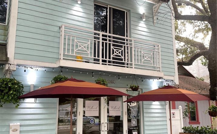 Pictures of Retail property located at 3872 Grand Ave, Miami, FL 33133 for lease - image #1