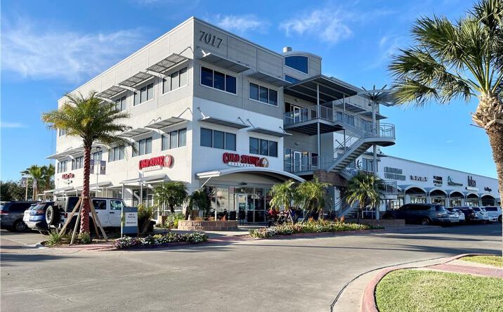 Pictures of Restaurant property located at 7017 N 10th Street #QR, McAllen, TX 78504 for lease - image #1