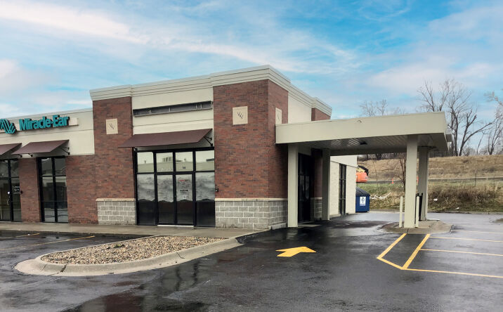 Pictures of Retail property located at 928 Valley View Dr, Council Bluffs, IA 51503 for lease - image #1