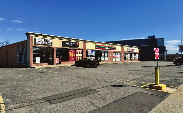 Pictures of Retail property located at 313 N Broadway, Jericho, NY 11753 for sales - image #1