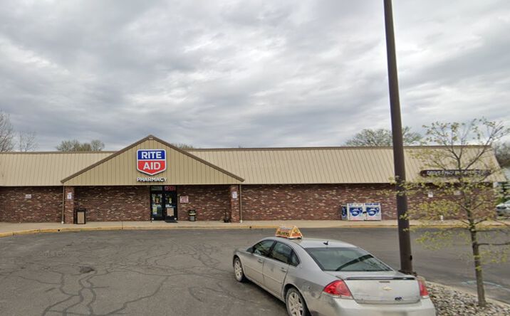 Pictures of Retail property located at 860 N Van Dyke Rd, Bad Axe, MI 48413 for lease - image #1