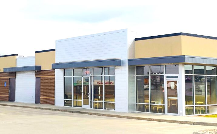 Pictures of Retail, Restaurant property located at 4212 Merle Hay Rd, Urbandale, IA 50322 for lease - image #1