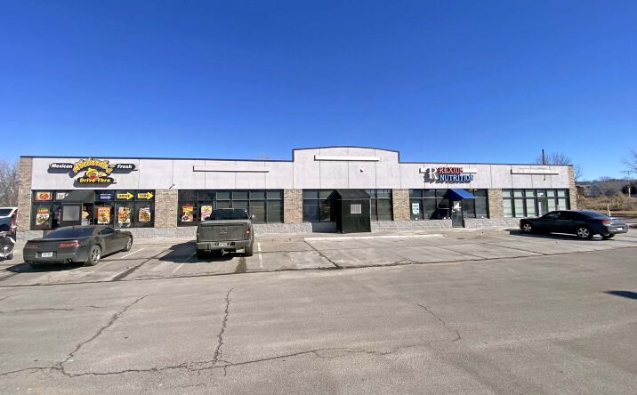 Pictures of Retail property located at 4005 Twin Creek Dr, Bellevue, NE 68123 for sales - image #1