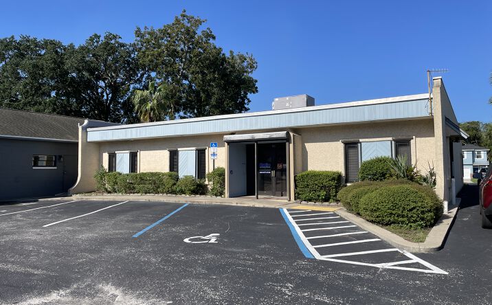 Pictures of Office property located at 911 S 8th St, Fernandina Beach, FL 32034 for lease - image #1