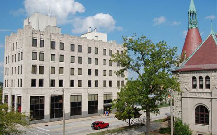 Pictures of Retail, Office property located at 100 S Jefferson Ave, Saginaw, MI 48607 for lease - image #1