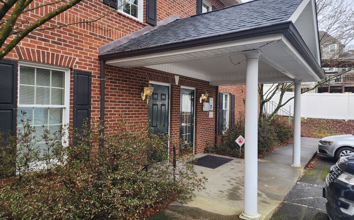 Pictures of Office property located at 601 Willow St, Mt Airy, NC 27030 for lease - image #1