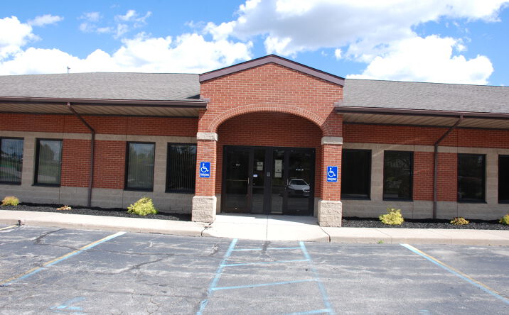 Pictures of Office property located at 1574 Henthorne Dr, Maumee, OH 43537 for lease - image #1