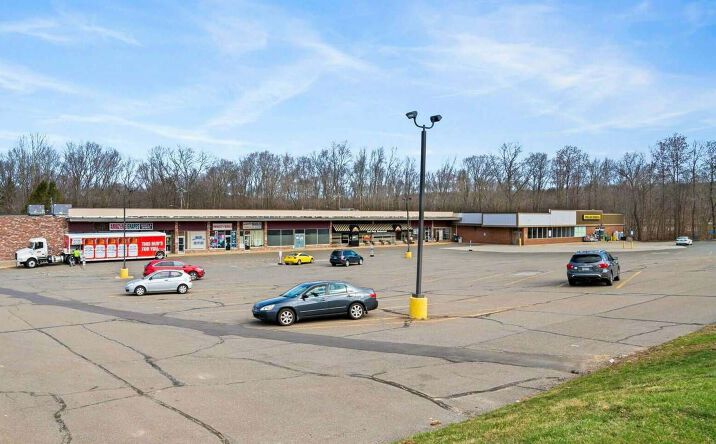 Pictures of Retail, Office, Restaurant property located at 591 Middle Turnpike, Mansfield, CT 06268 for lease - image #1