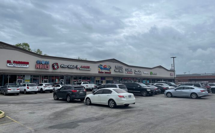Pictures of Retail property located at 5516-5542 Airline Dr, Houston, TX 77076 for lease - image #1