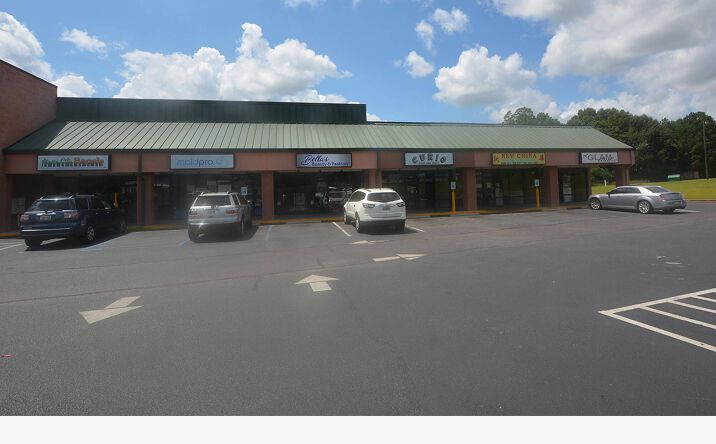 Pictures of Retail, Office, Restaurant property located at 1550 Greenbrier Dear Rd, Anniston, AL 36207 for lease - image #1