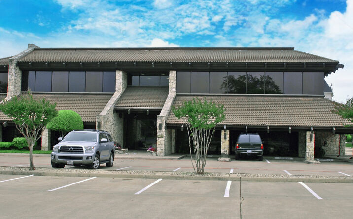 Pictures of Office property located at 16610 Dallas Pkwy, Dallas, TX 75248 for lease - image #1